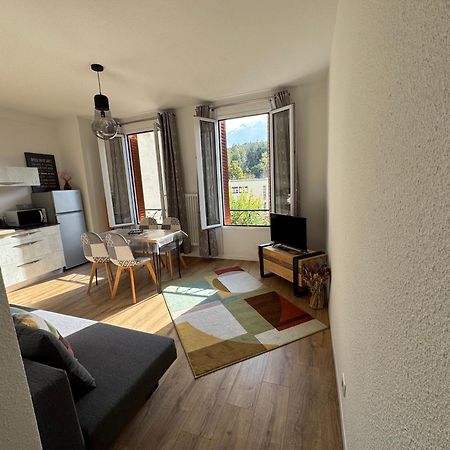Appartement Le Madargue Idealement Place Châtel-Guyon Екстериор снимка