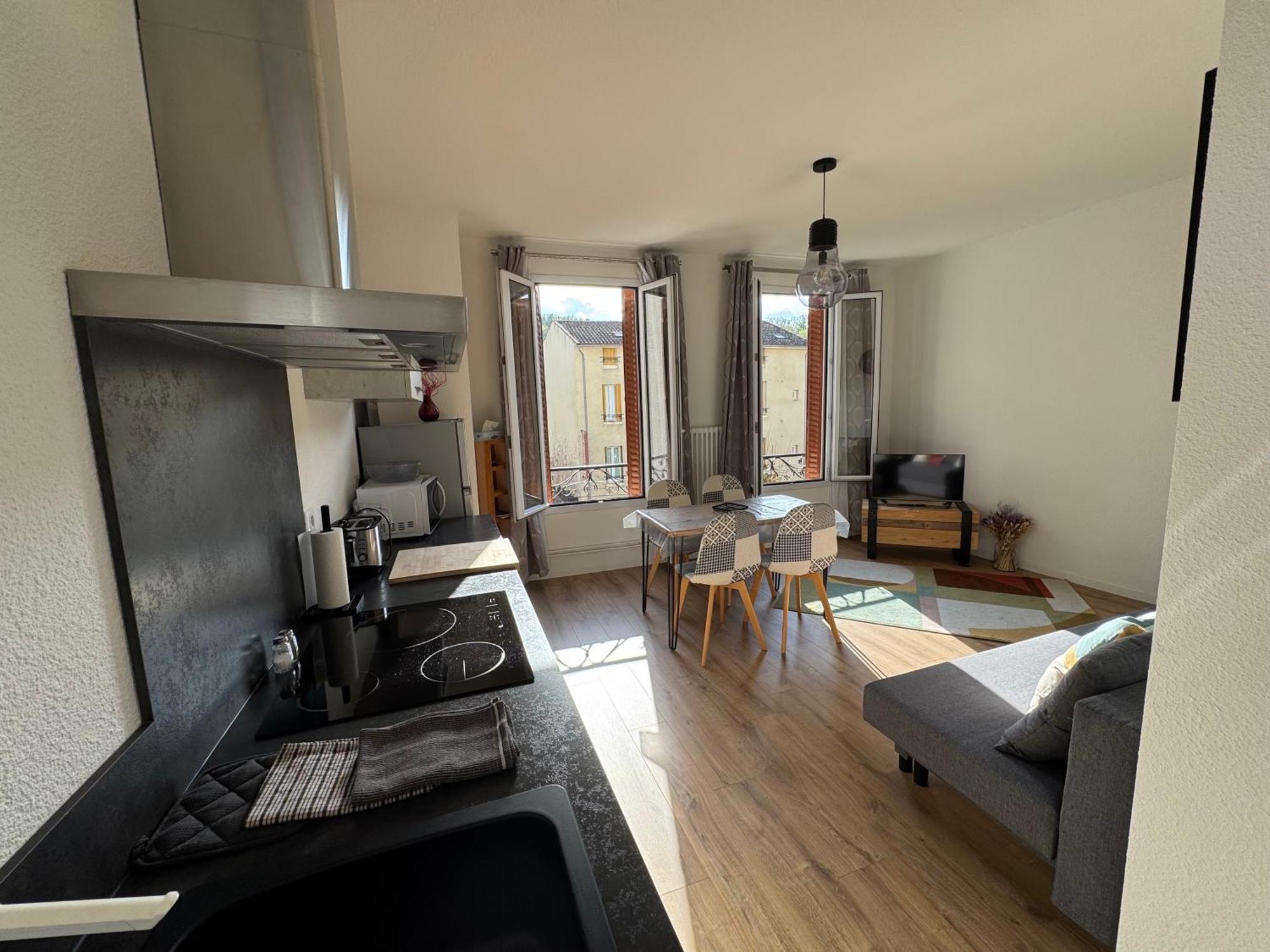 Appartement Le Madargue Idealement Place Châtel-Guyon Екстериор снимка